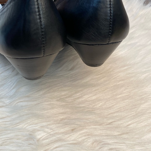 Me Too Black Leather Wedge Heels, Size 9M - Picture 12 of 15